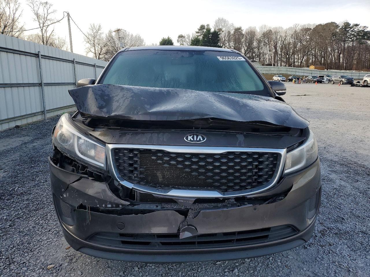 2017 Kia Sedona Lx - Фото 5