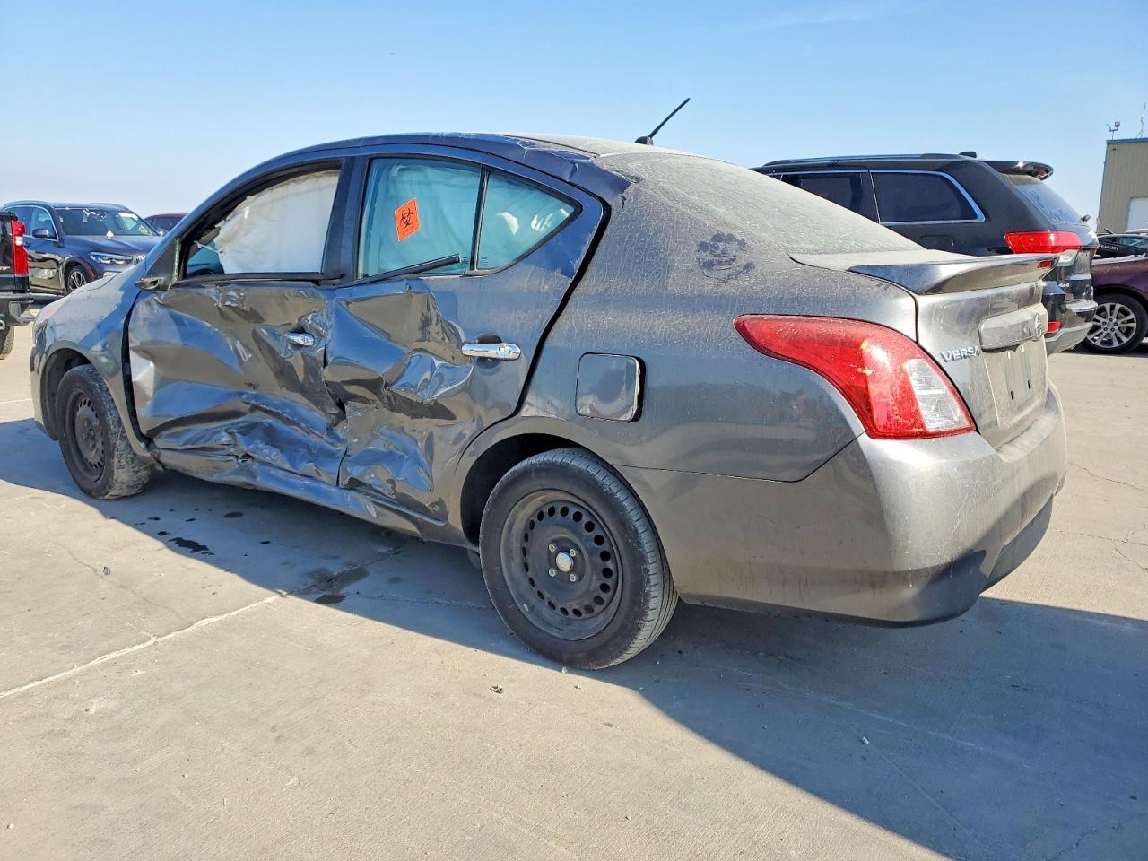 2018 Niss Versa - Фото 2
