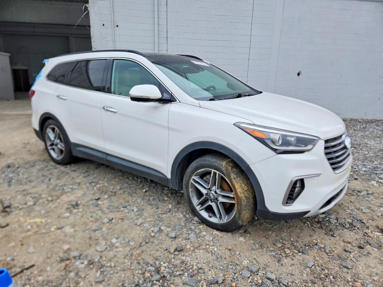 2017 Hyundai Santa Fe Se Ultimate - Image 4