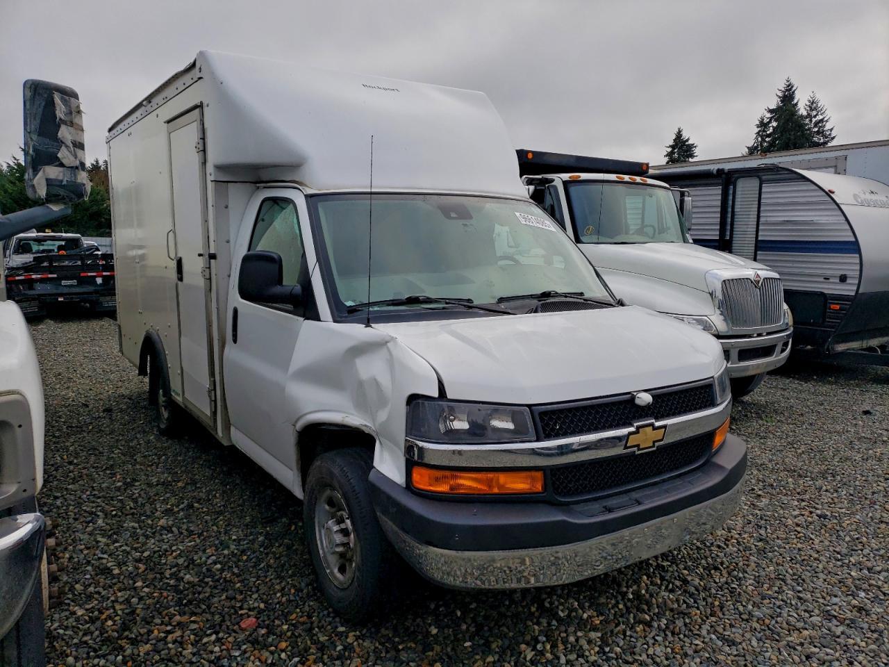 2022 Chevrolet Express G3500 Delivery Truck - Фото 4
