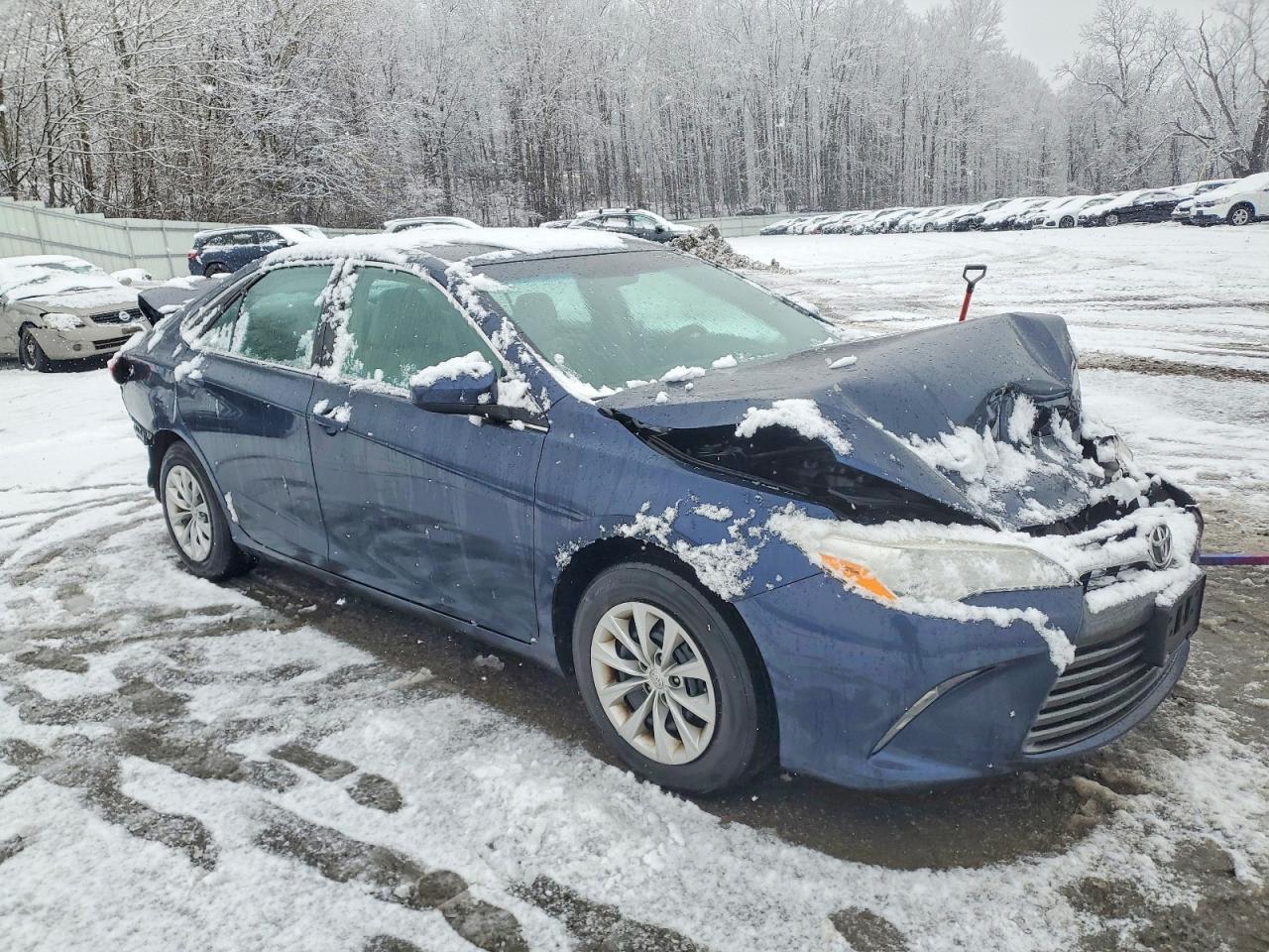 2016 Toyota Camry Le - Фото 4