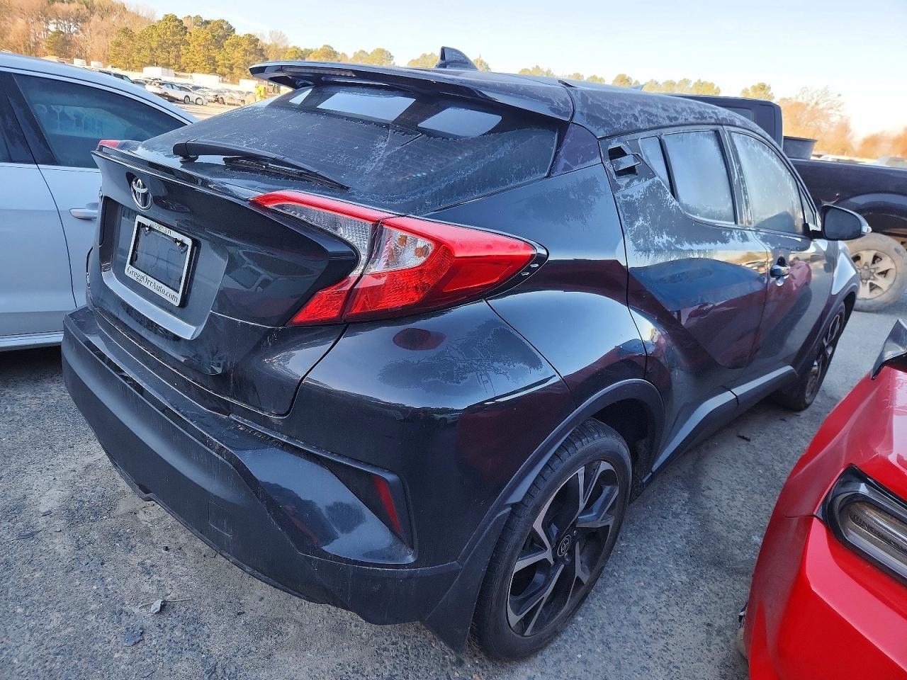 2022 Toyota C-Hr Xle - Фото 3