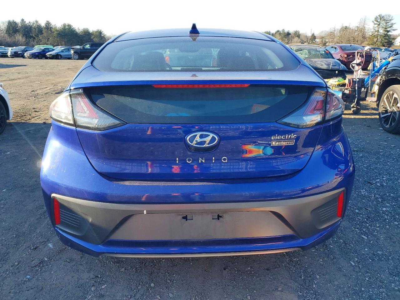 2020 Hyundai Ioniq Limited - Image 6