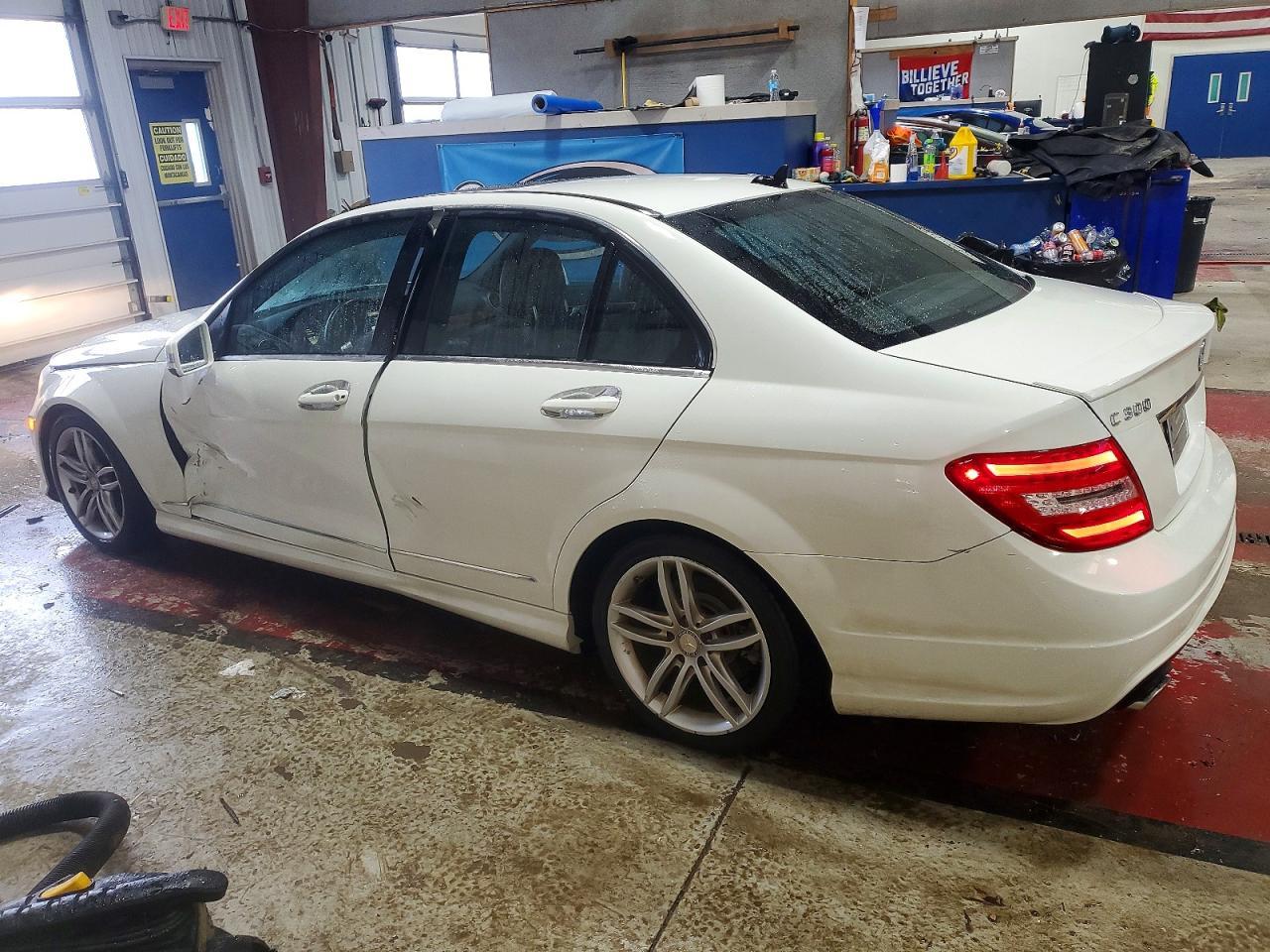 2012 Mercedes-Benz C 300 4Matic - Фото 2