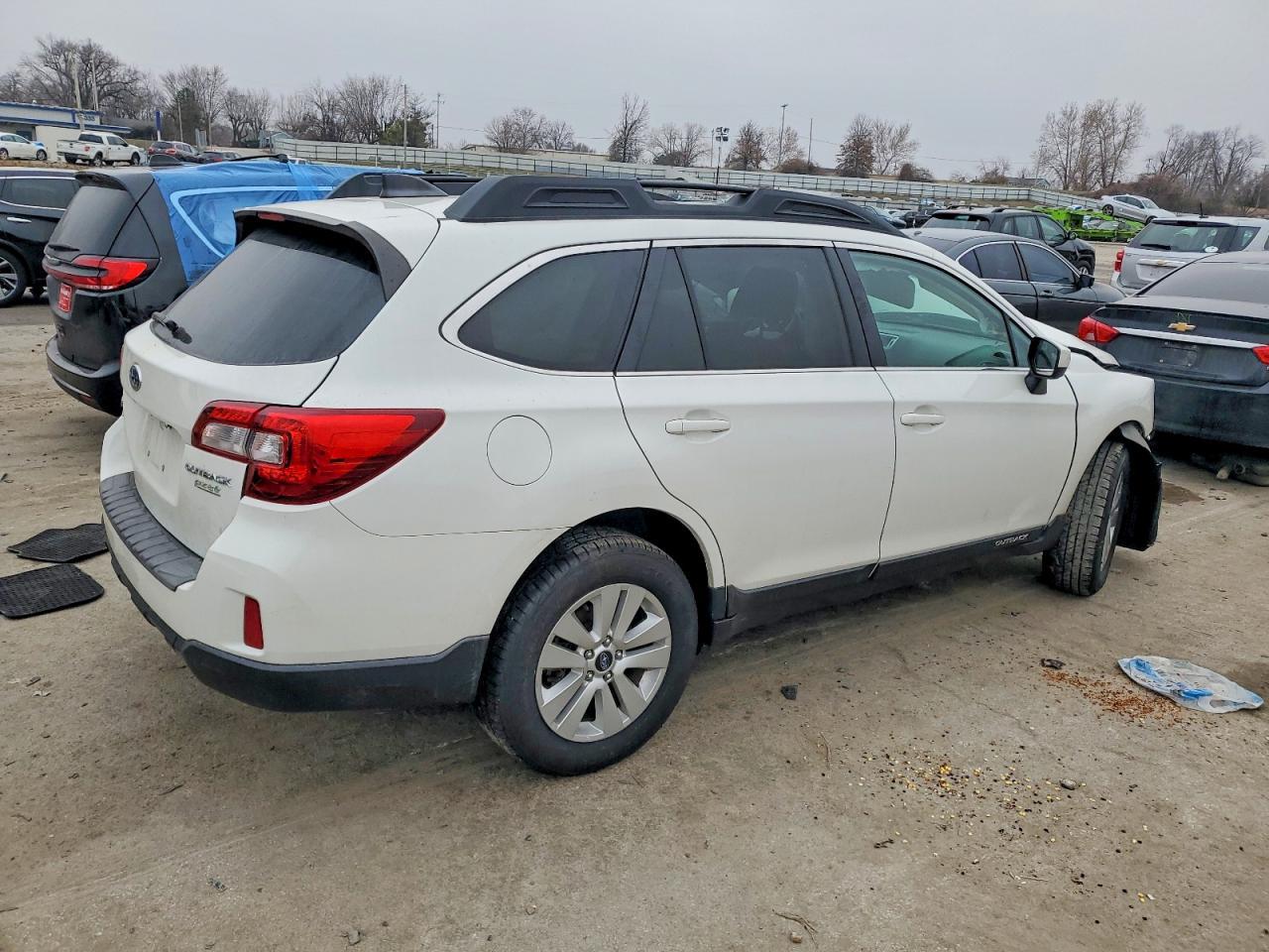 2017 Subaru Outback 2.5I Premium - Фото 3