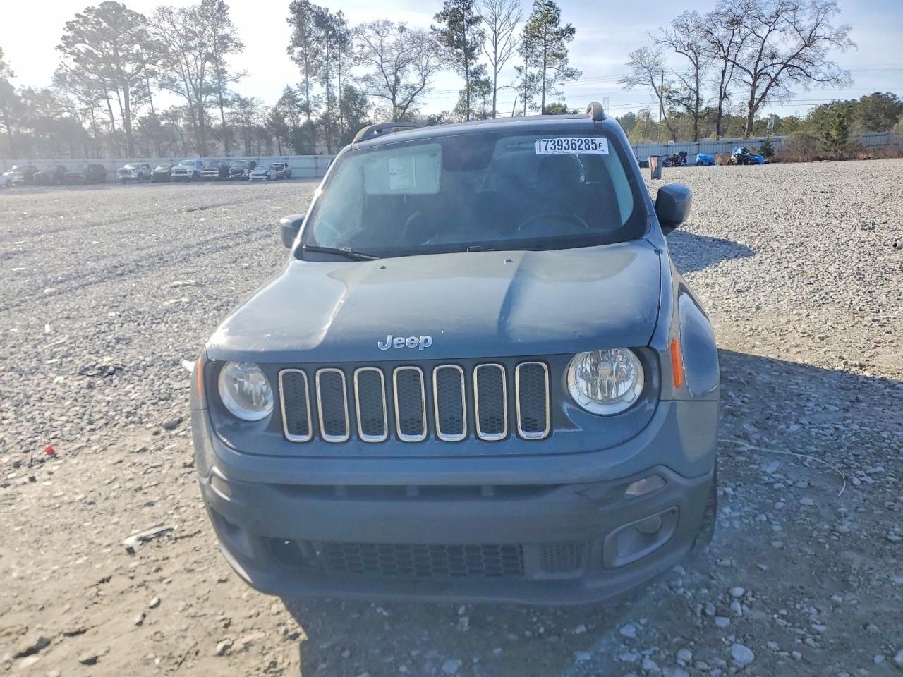 2017 Jeep Renegade Latitude - Image 5