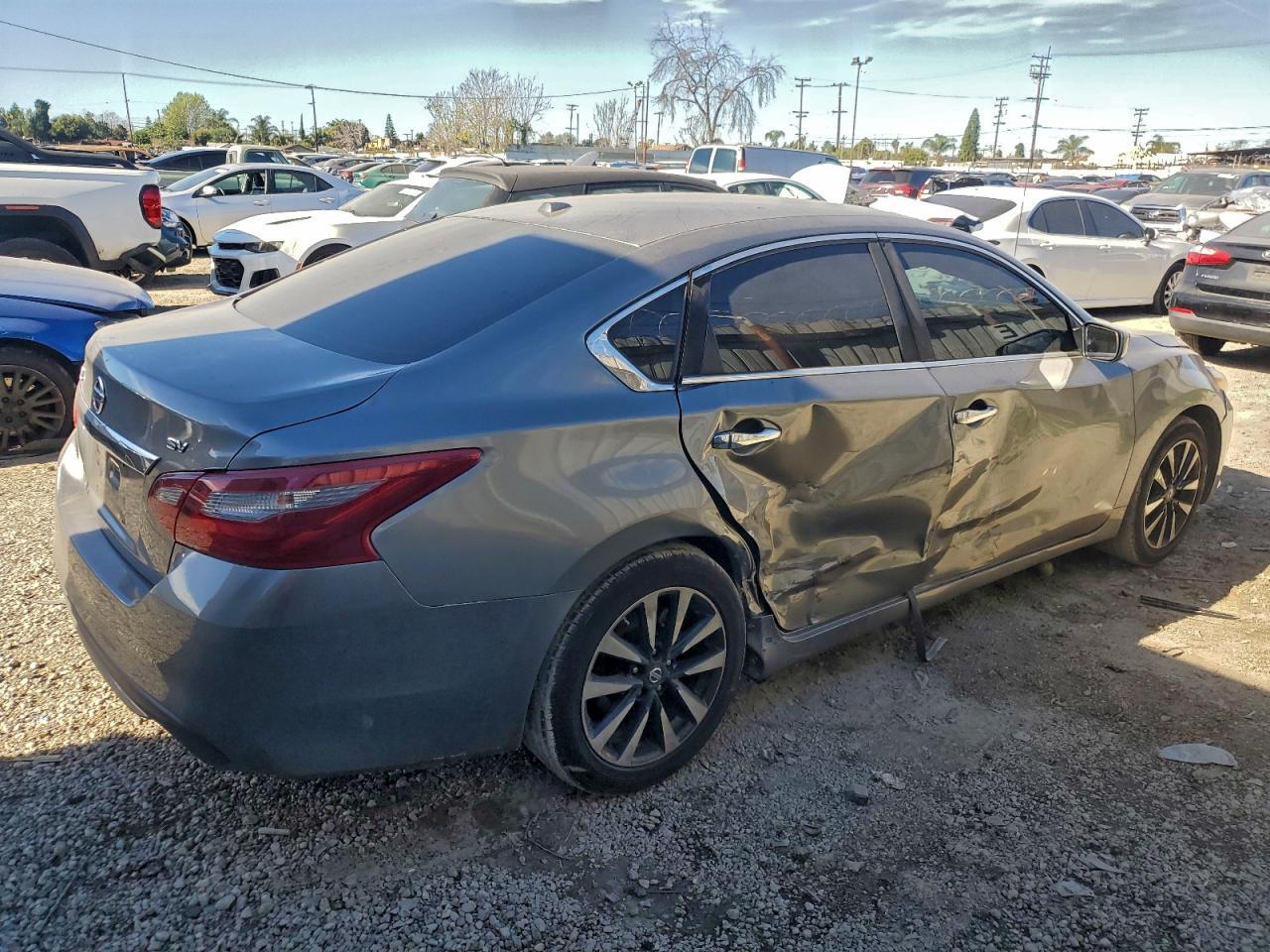 2018 Nissan Altima 2.5 - Image 3