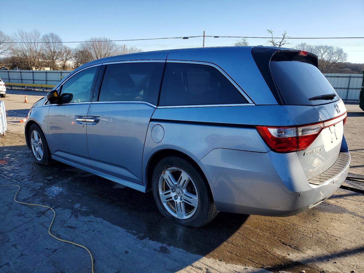 2012 Honda Odyssey Touring - Фото 2