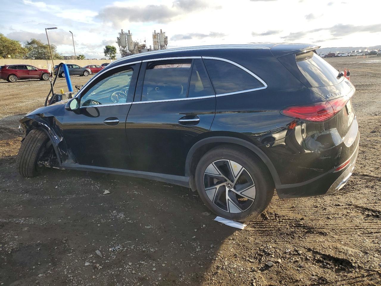 2024 Mercedes Benz Glc 300 4Matic - Фото 2