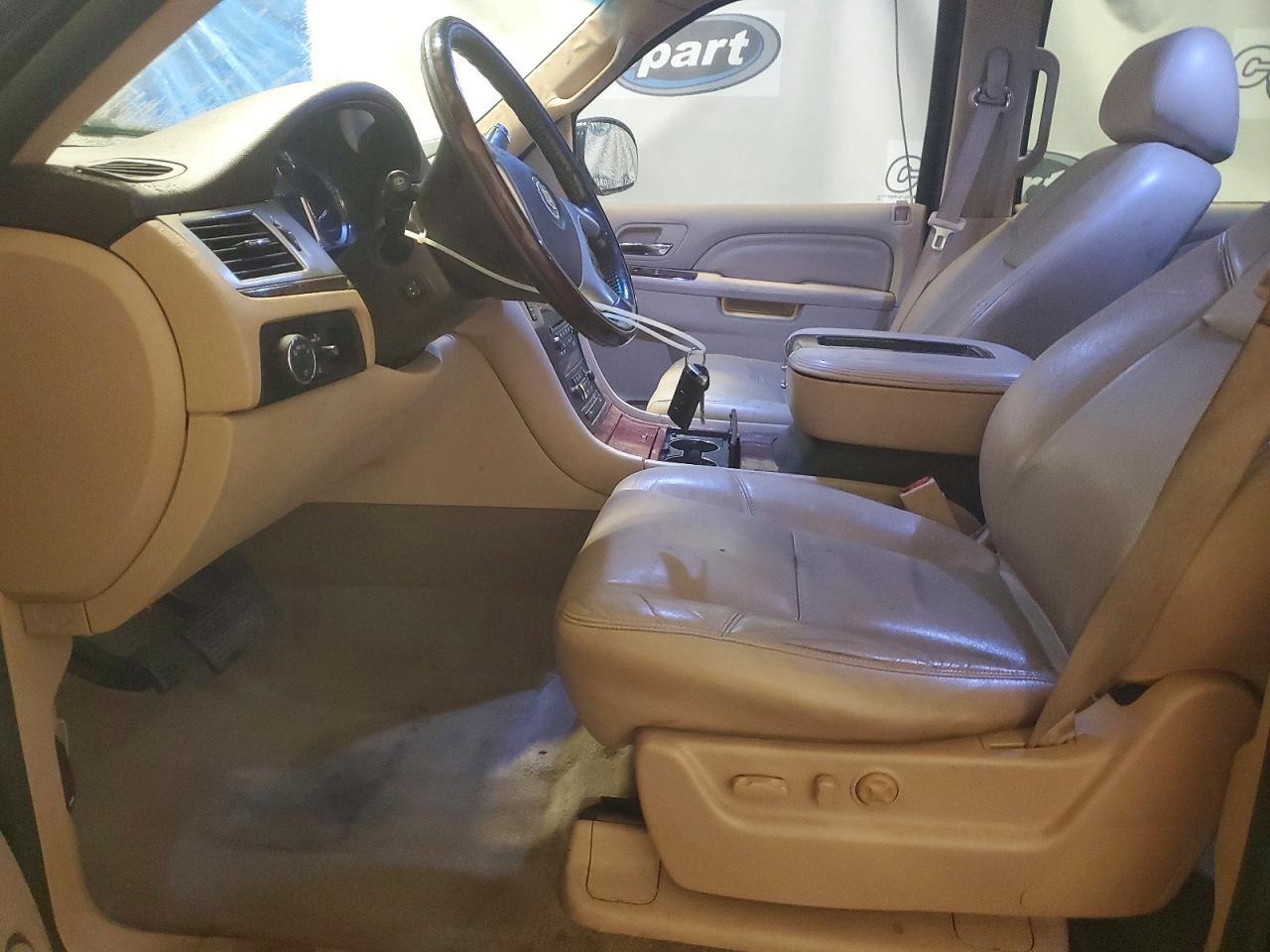 2013 Cadillac Escalade Premium - Image 7