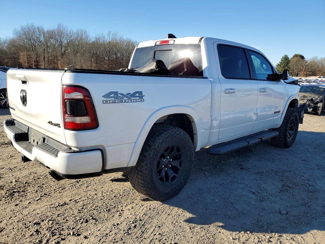 2021 Ram 1500 Laramie - Фото 3