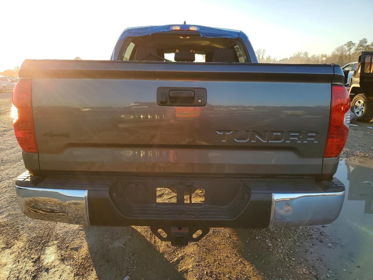 2021 Toyota Tundra Crewmax Sr5 - Image 6