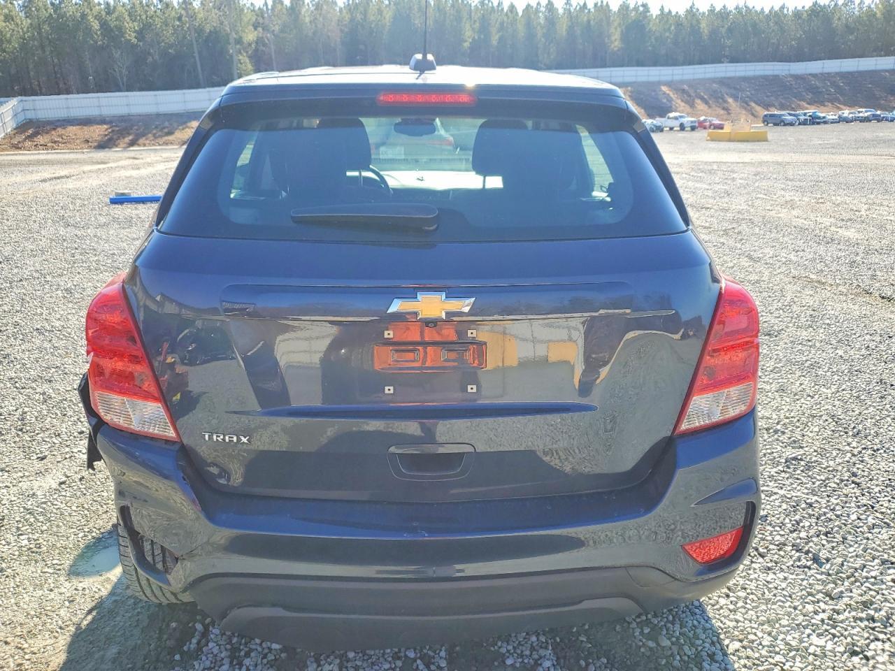 2019 Chevrolet Trax Ls - Image 6