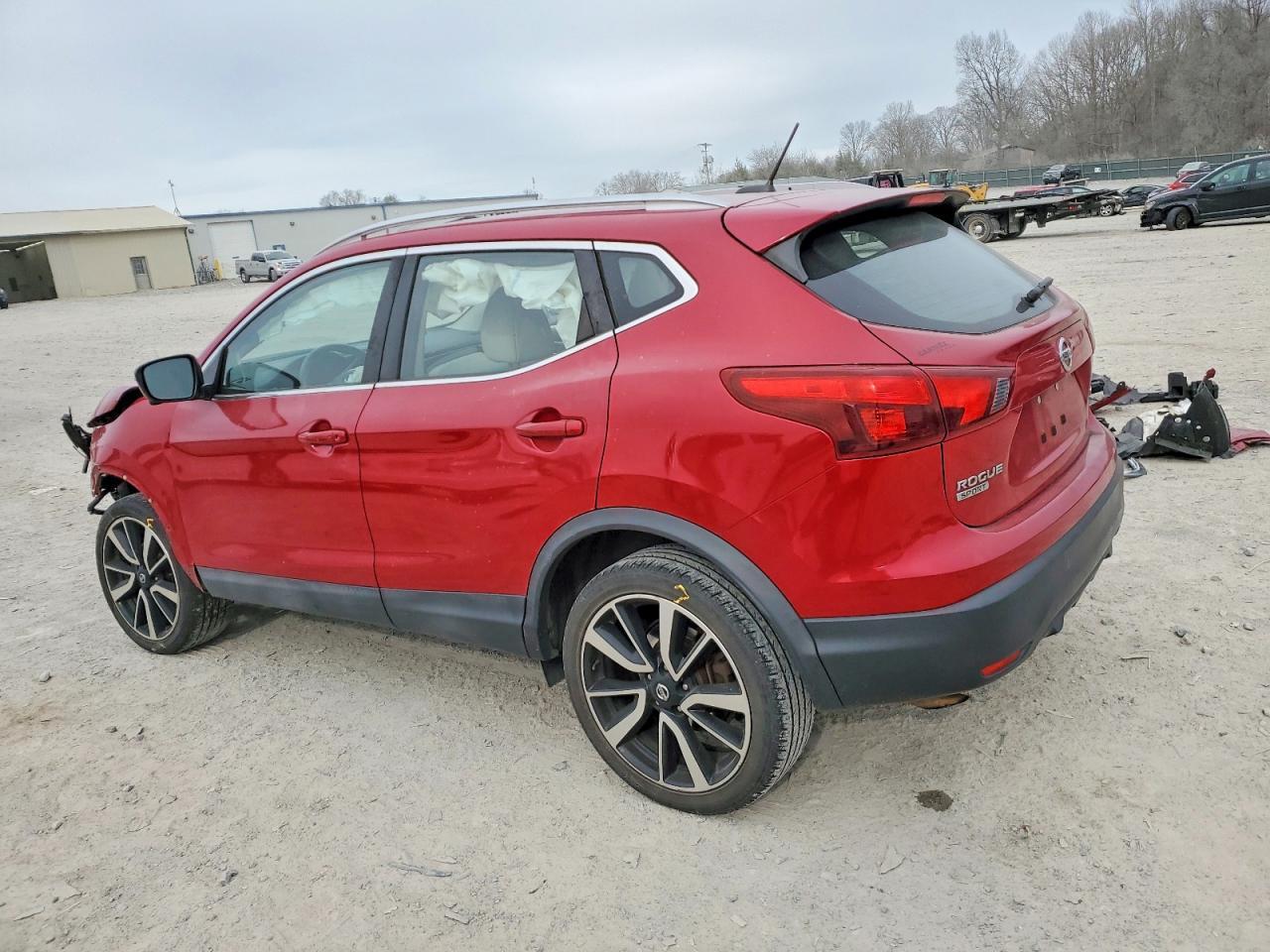2017 Nissan Rogue Sport S - Фото 2