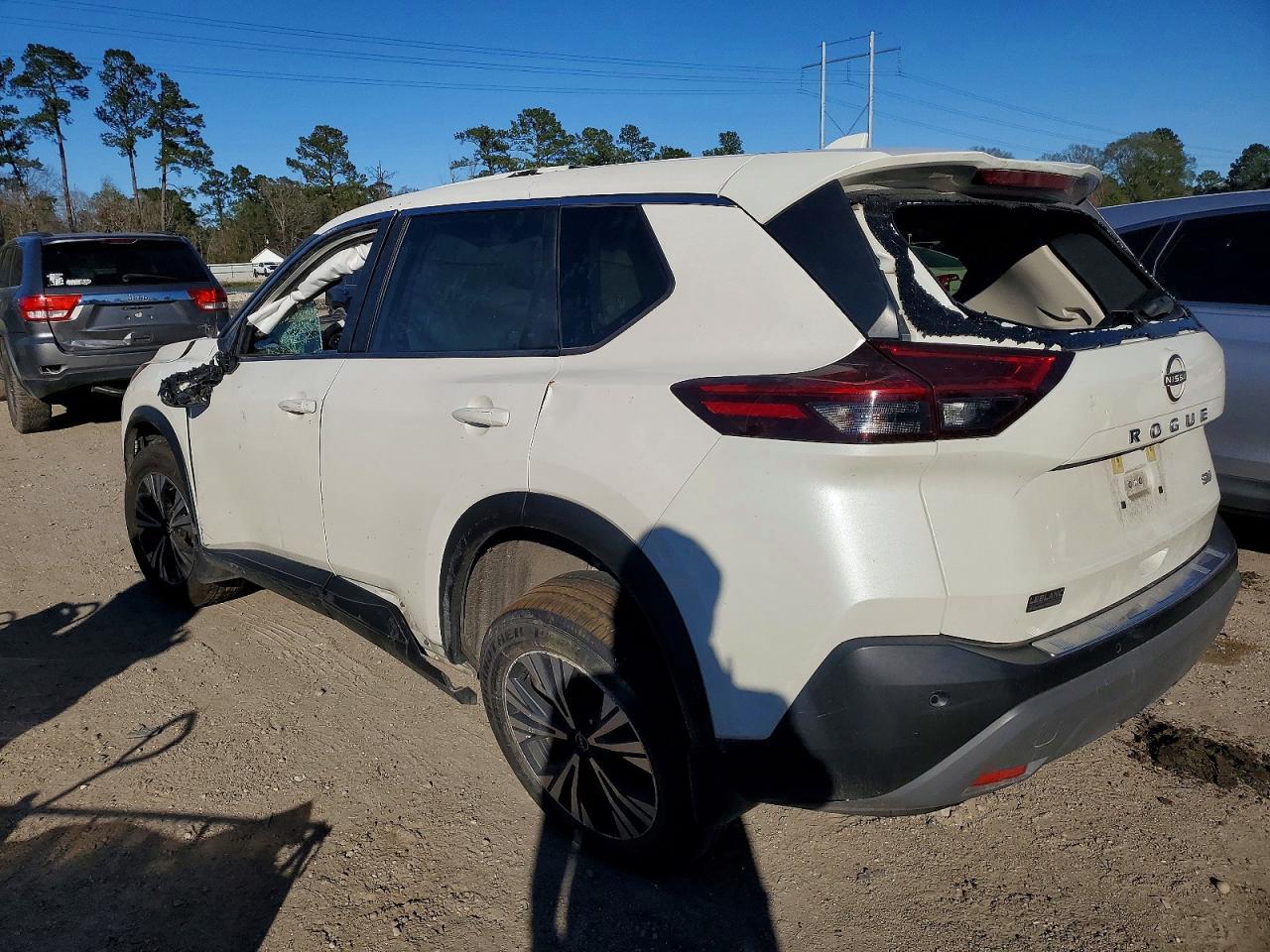 2023 Nissan Rogue Sv - Image 2