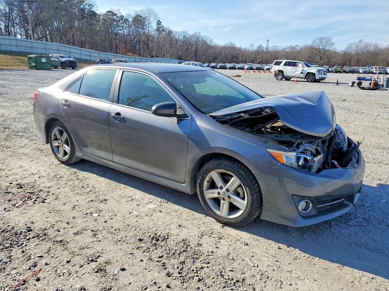 2014 Toyota Camry L - Фото 4
