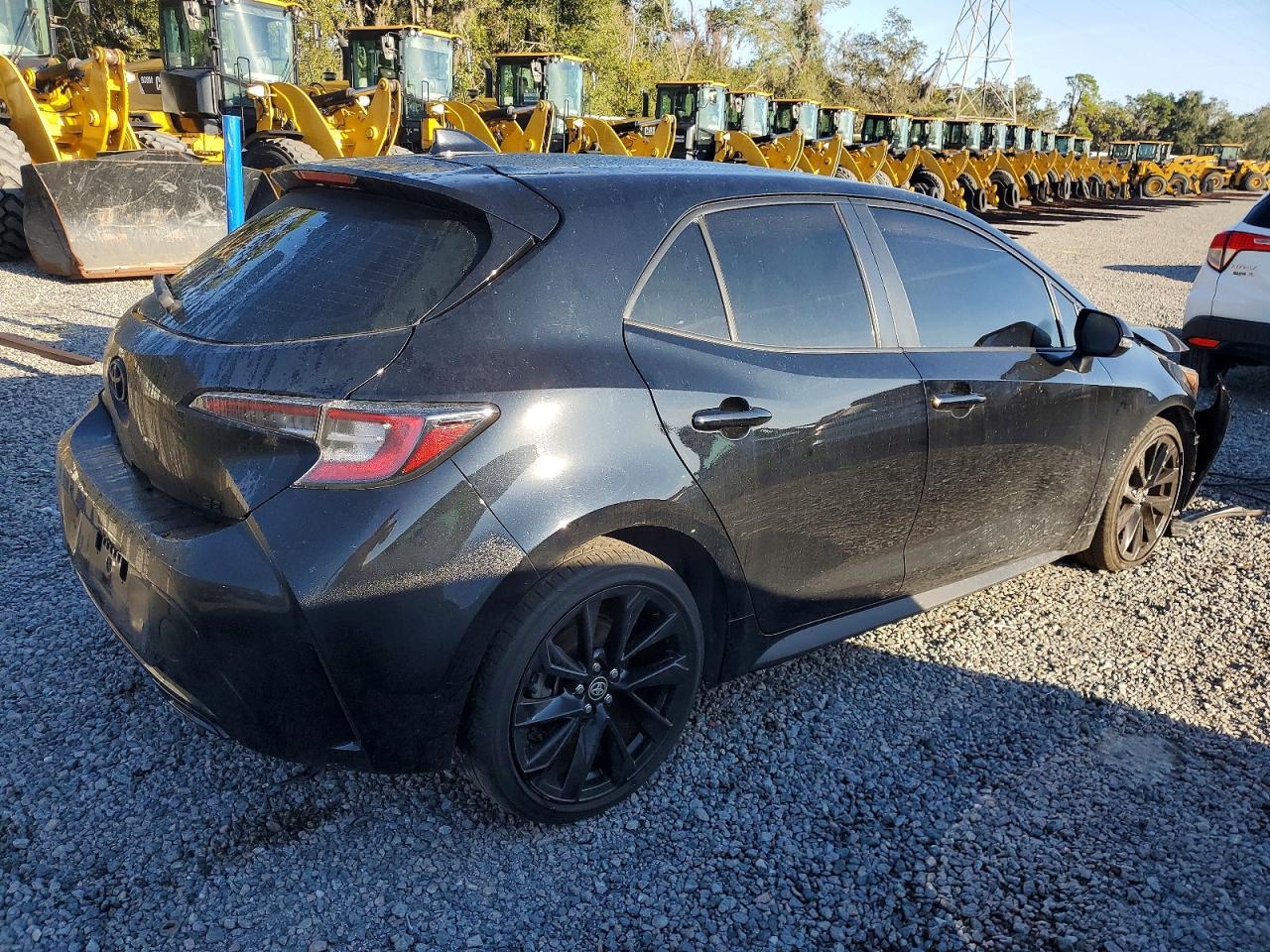 2022 Toyota Corolla Hatchback Se Nightshade Edition - Image 3
