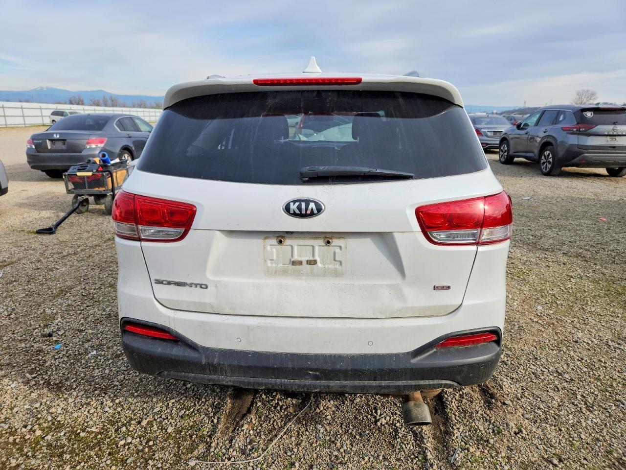 2017 Kia Sorento Lx - Image 6