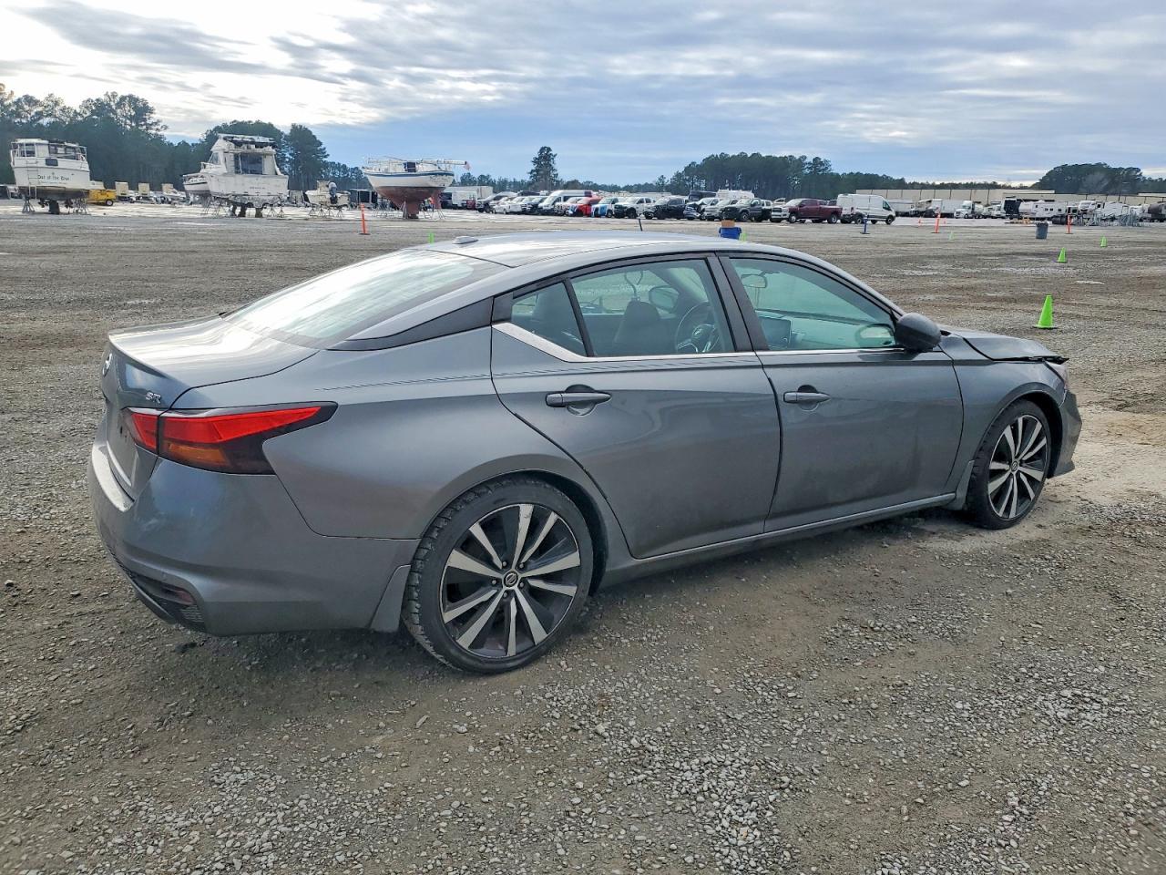 2020 Niss Altima Sr - Image 3