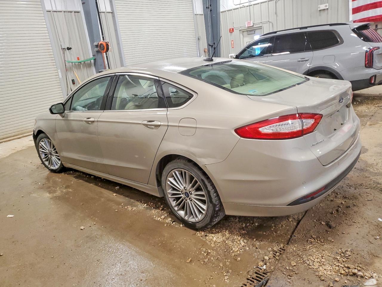 2015 Ford Fusion Se - Фото 2