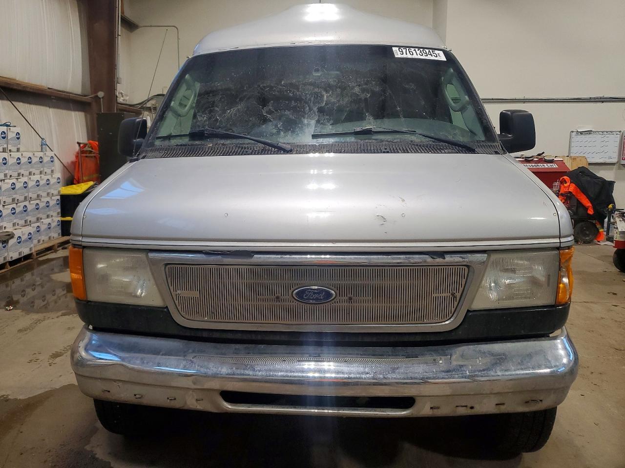 2006 Ford Econoline E250 Van - Фото 5