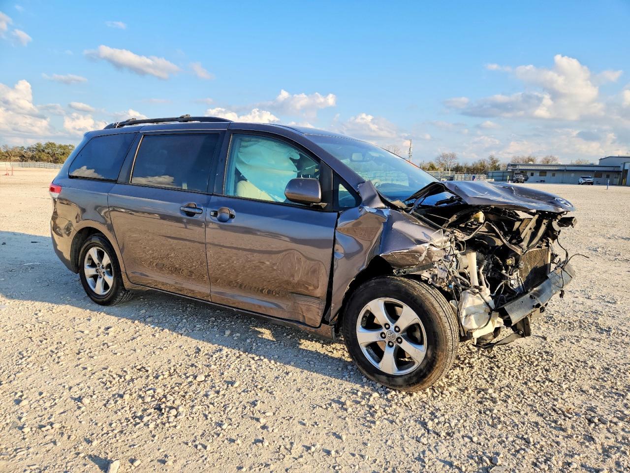 2014 Toyota Sienna Le - Фото 4