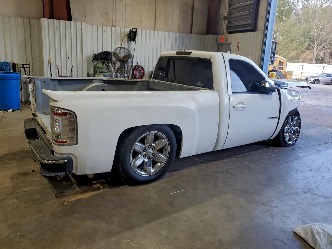 2008 Chevrolet Silverado C1500 - Фото 3