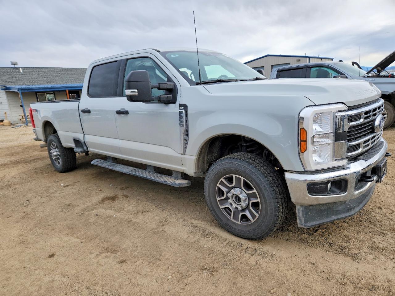 2025 Ford F250 Super Duty - Image 4