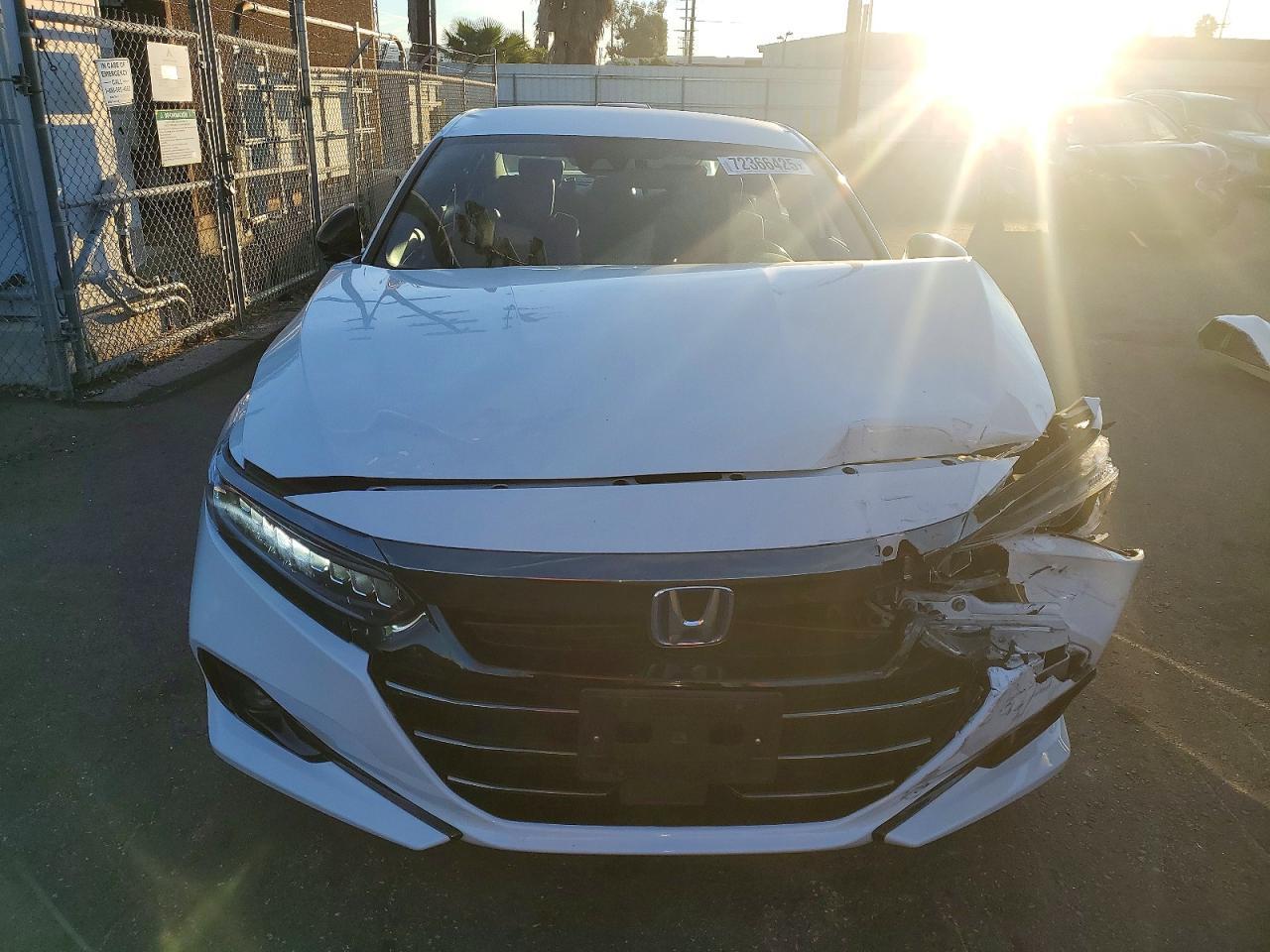 2022 Honda Accord Hybrid Sport - Фото 5
