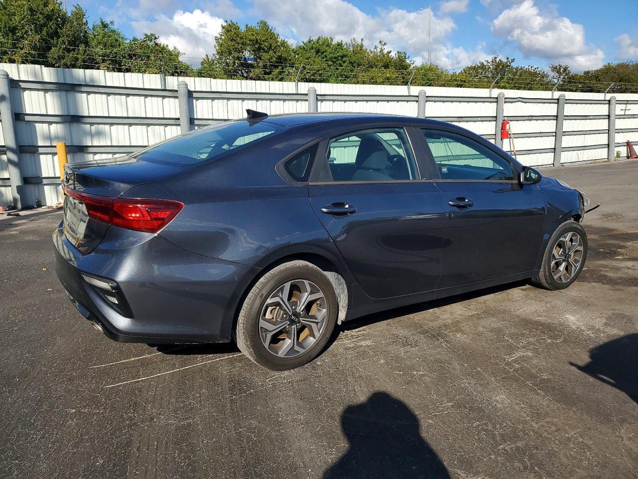 2020 Kia Forte Lxs - Фото 3