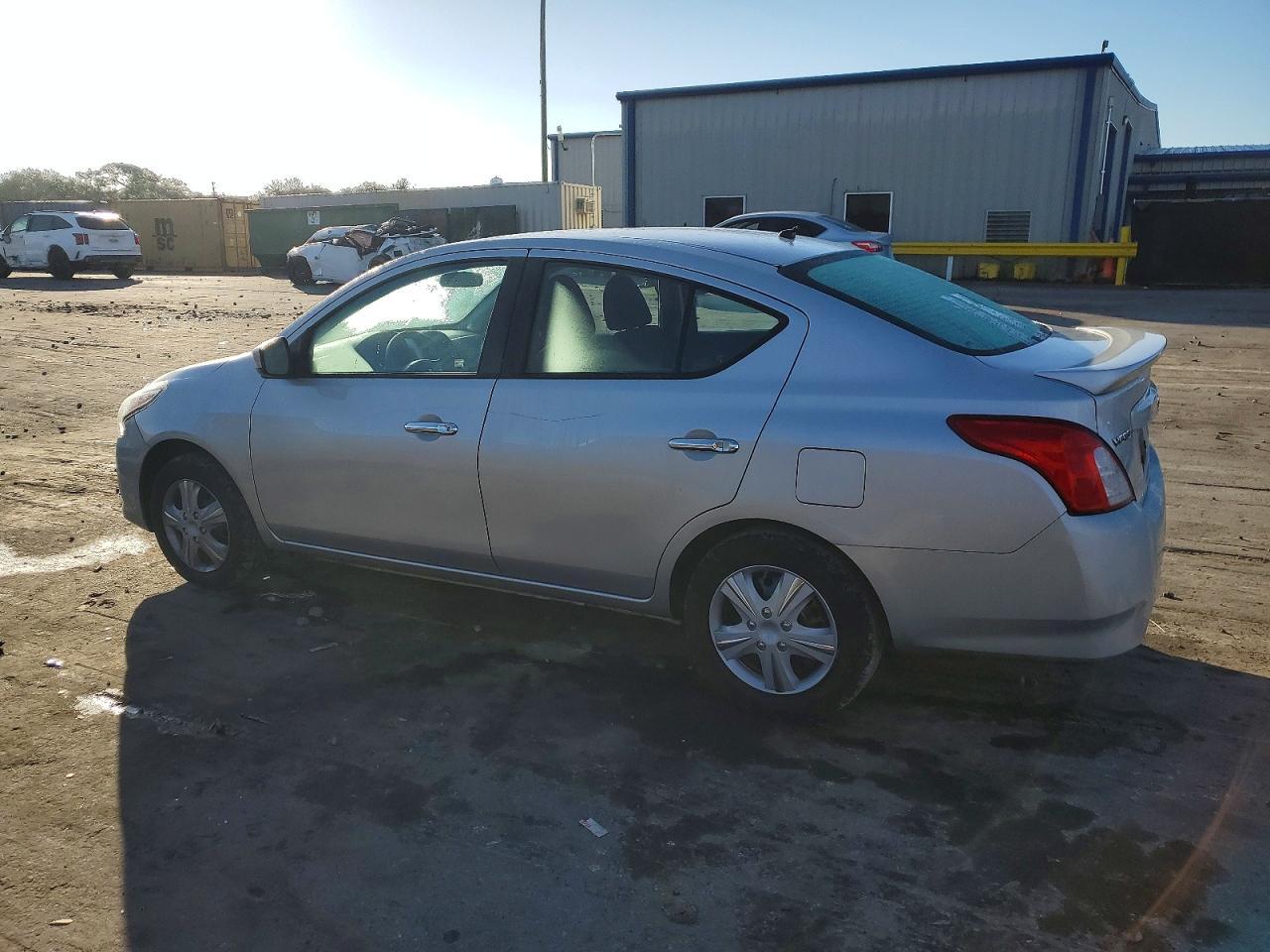 2016 Nissan Versa 1.6 Sv - Фото 2