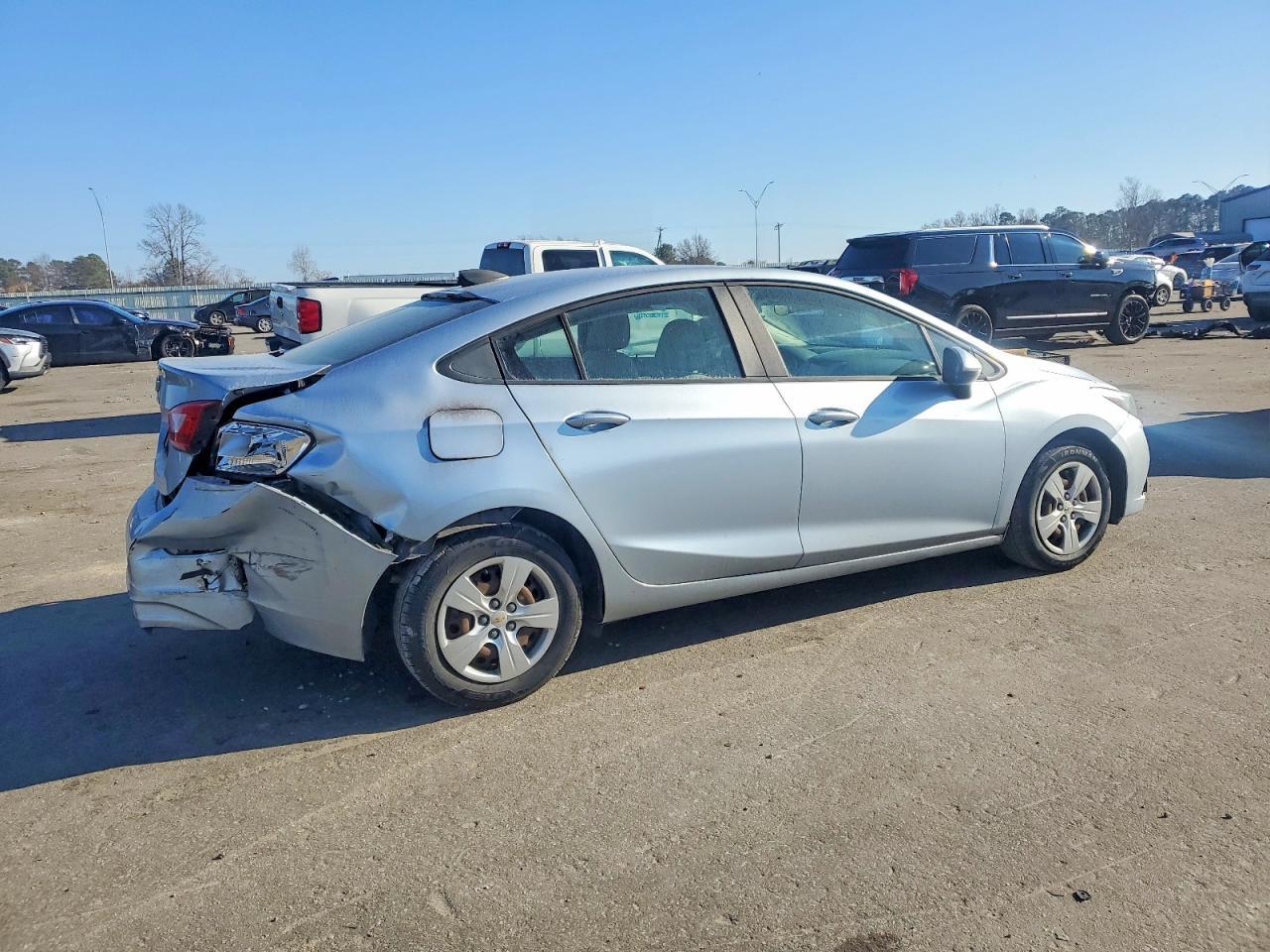 2018 Chevrolet Cruze Ls - Фото 3