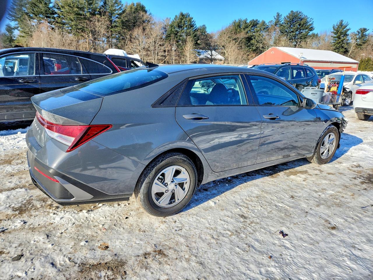 2025 Hyundai Elantra Se - Image 3