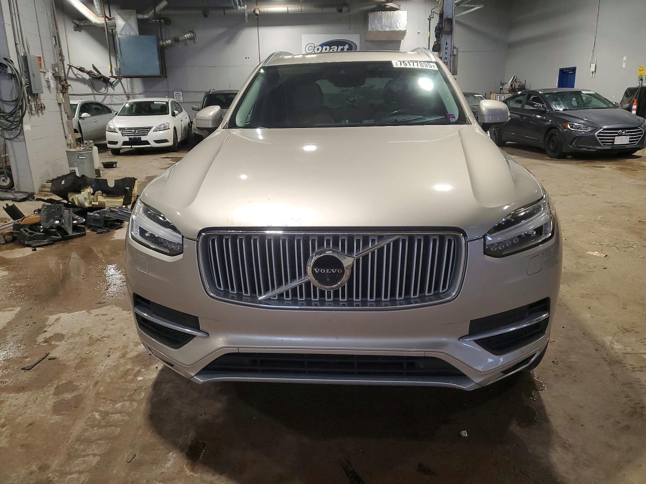 2016 Volvo Xc90 T6 - Image 5