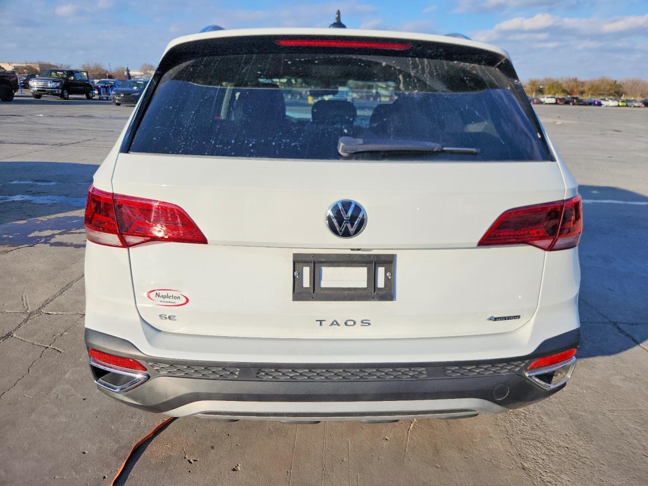 2023 Volkswagen Taos Se - Image 6