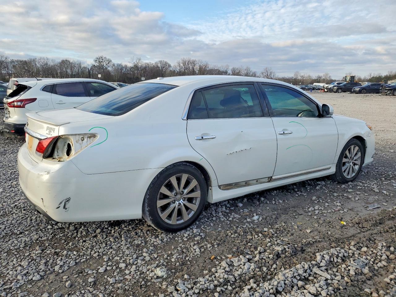 2011 Toyota Avalon Base - Фото 3