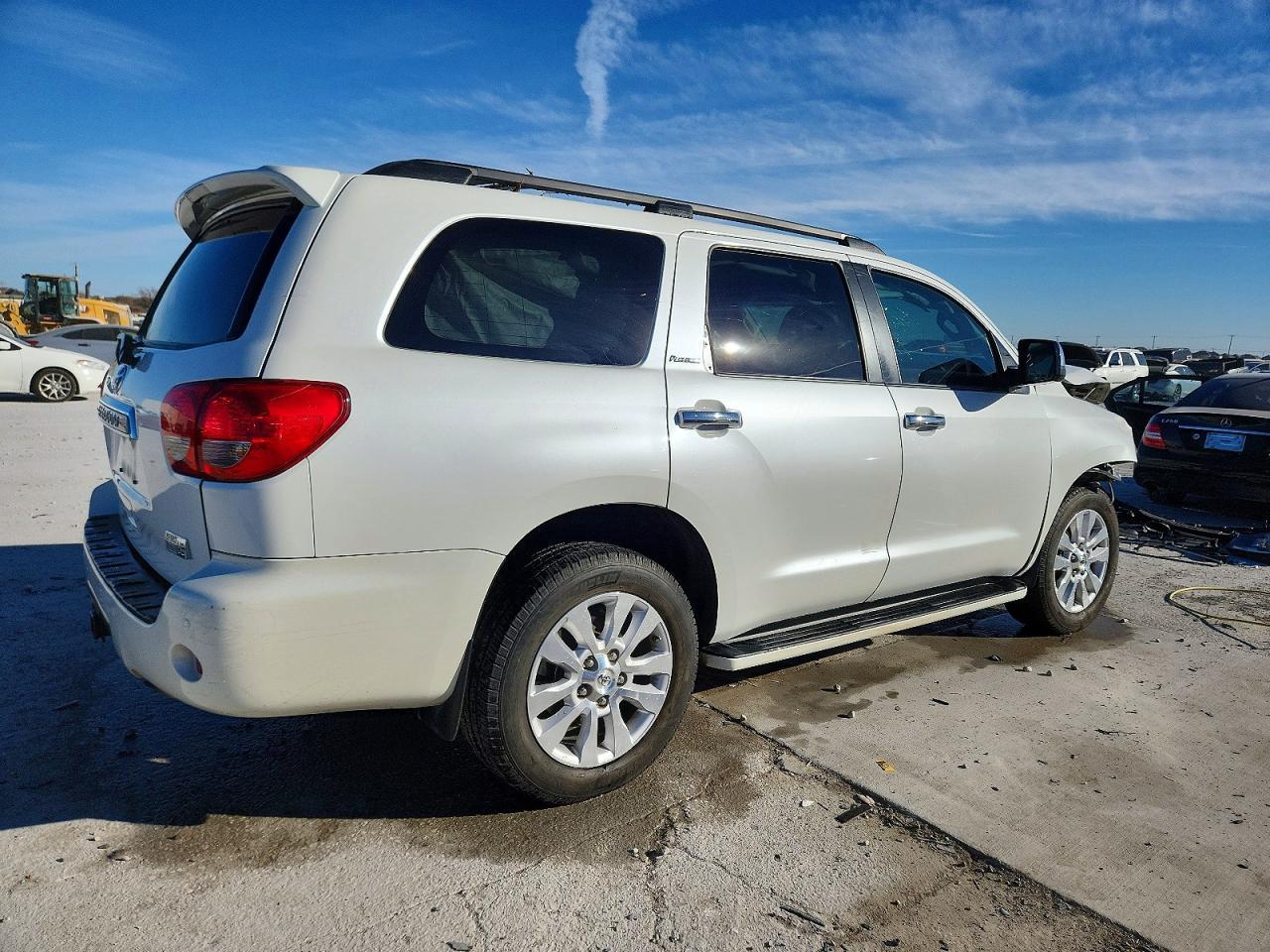 2016 Toyota Sequoia Platinum - Фото 3