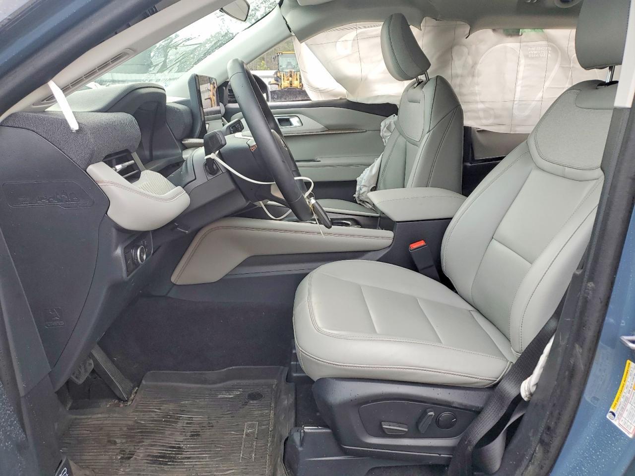 2025 Ford Explorer Active - Фото 7