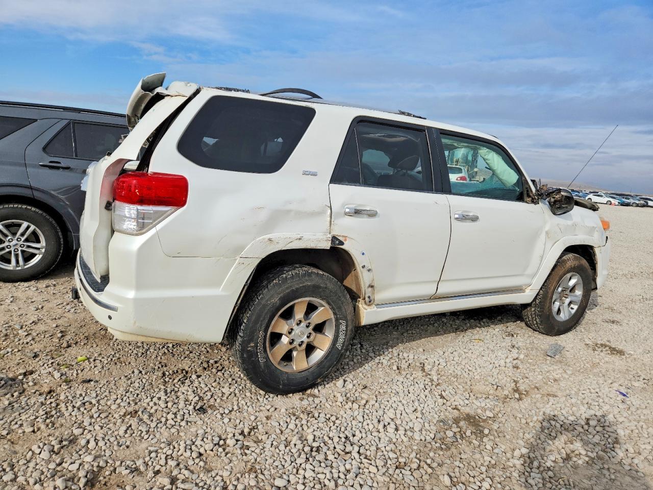 2011 Toyota 4Runner Sr5 - Image 3