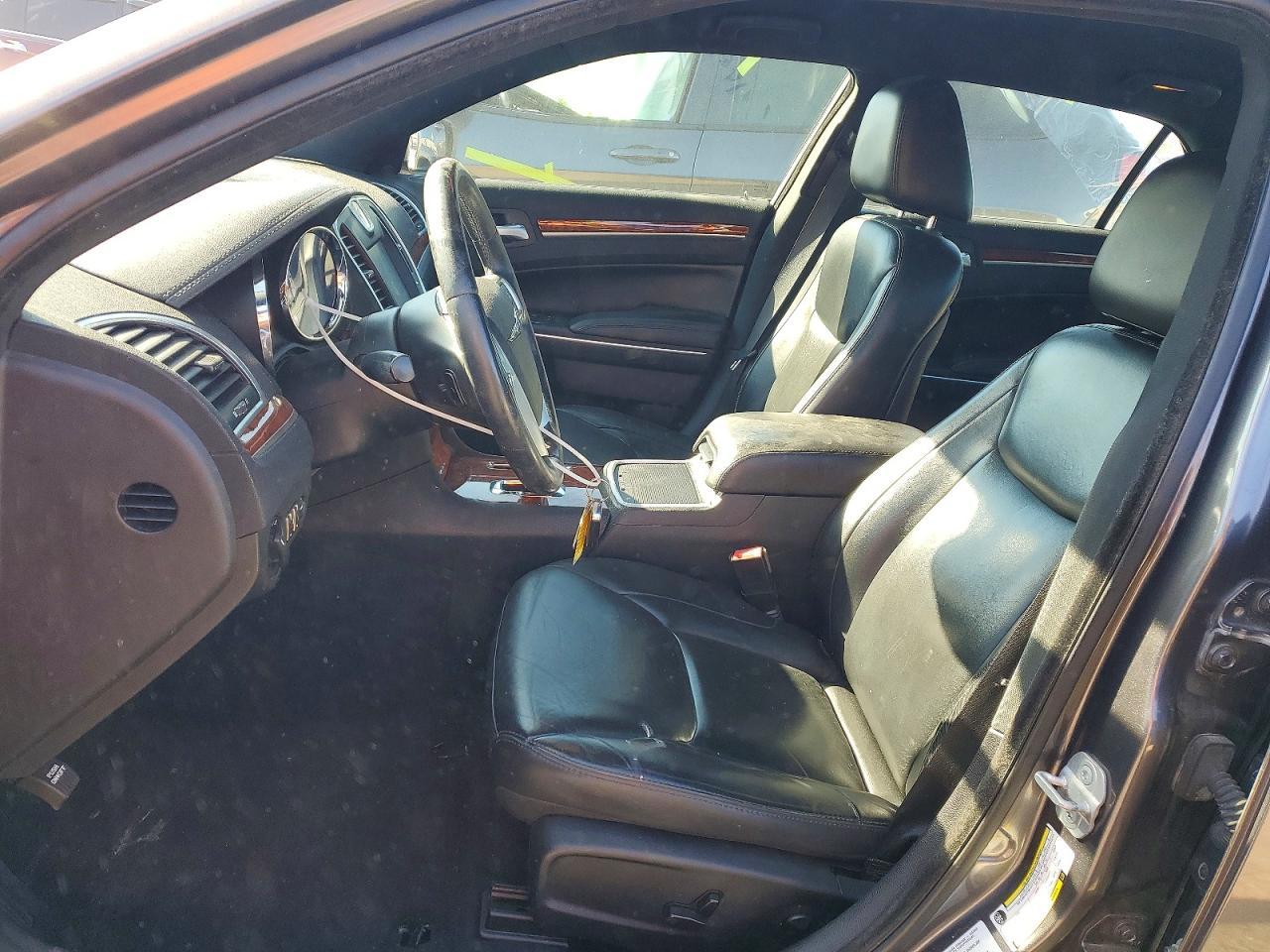 2013 Chrysler 300 - Image 7