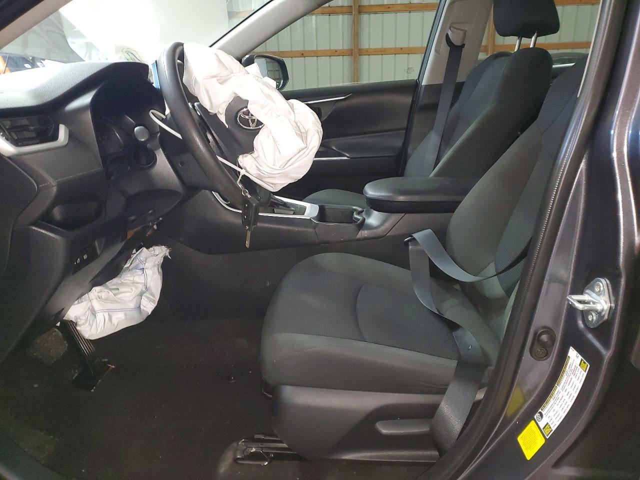 2023 Toyota Rav4 Le - Image 7