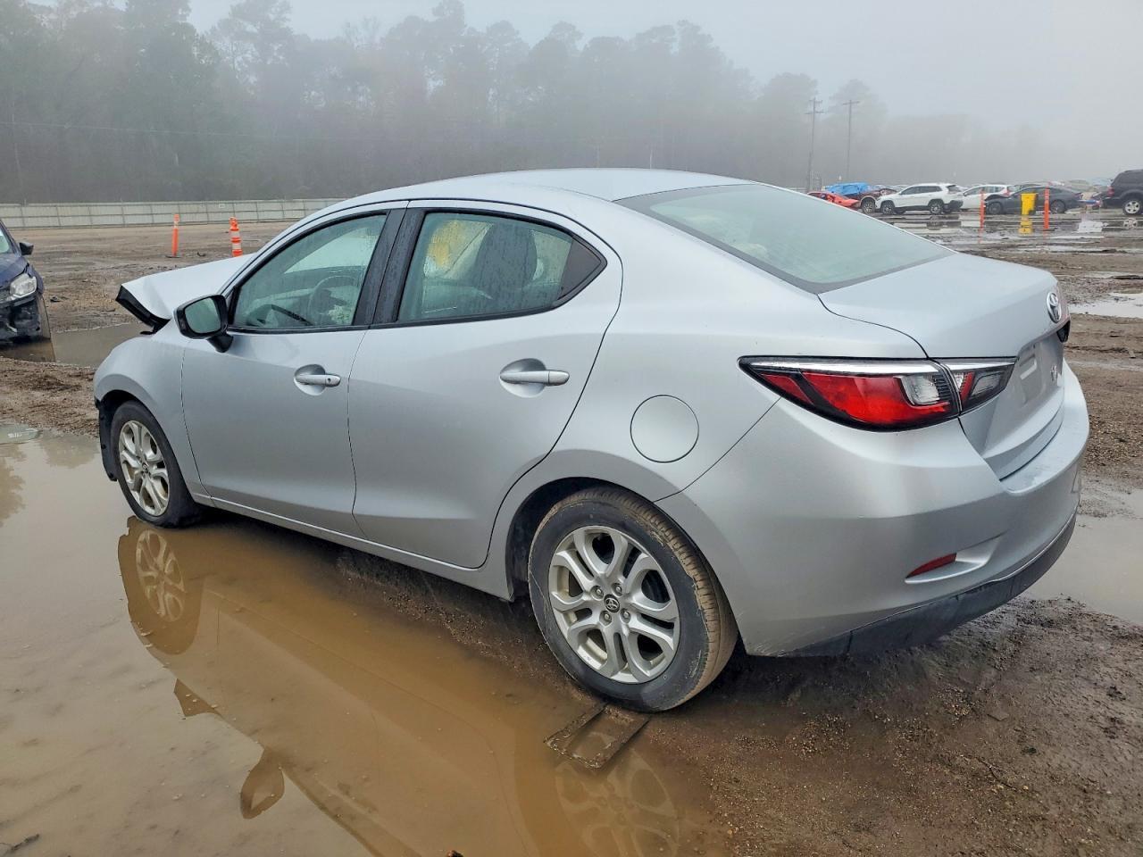 2018 Toyota Yaris Ia - Фото 2