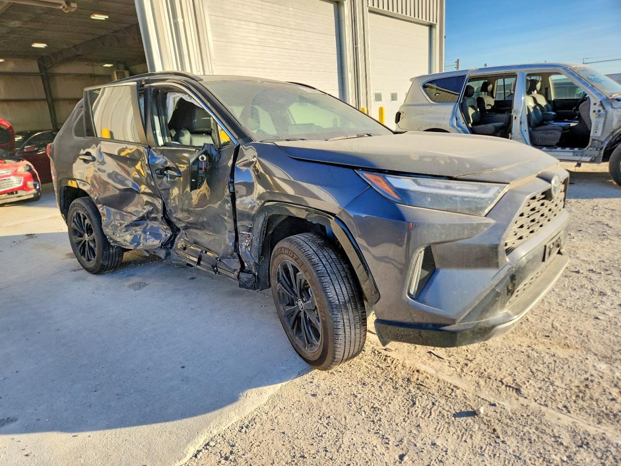 2025 Toyota Rav4 Xse - Image 4
