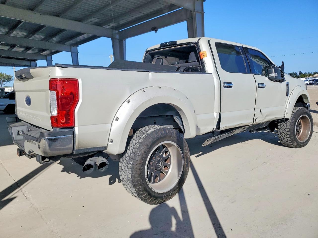 2017 Ford F250 Super Duty - Фото 3