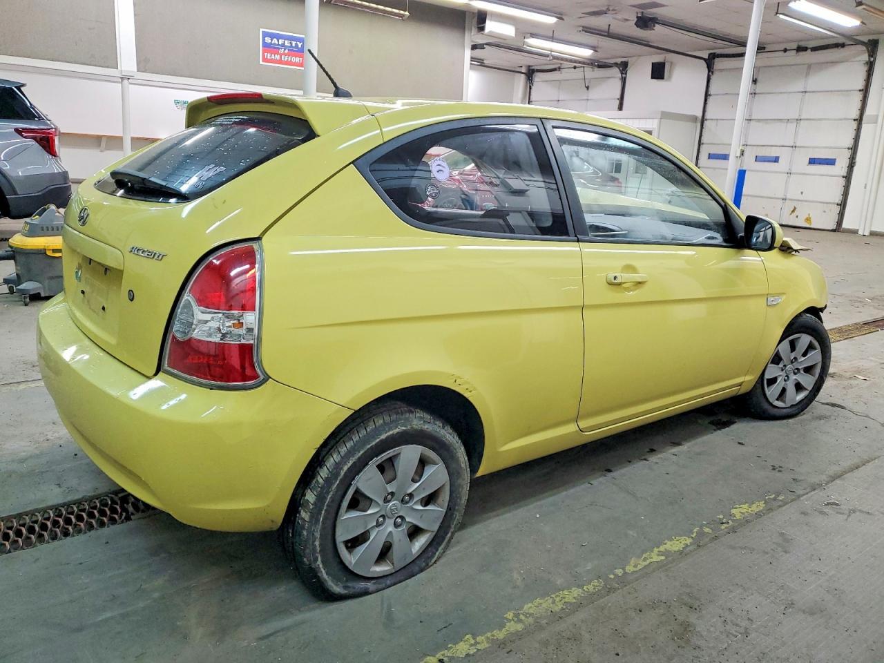 2010 Hyundai Accent Blue - Фото 3