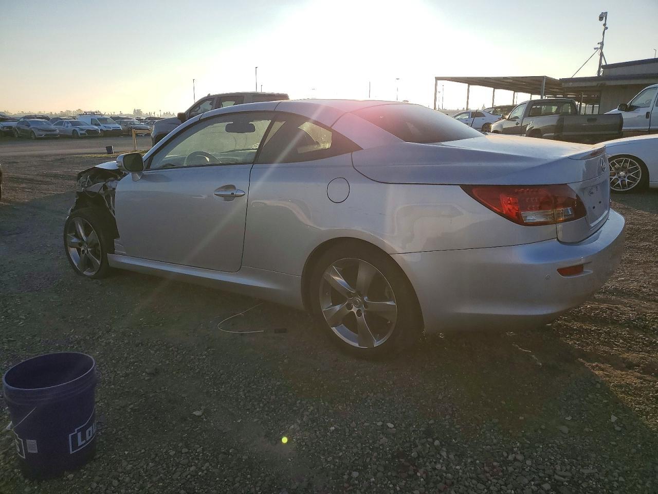 2010 Lexus Is 250 - Image 2