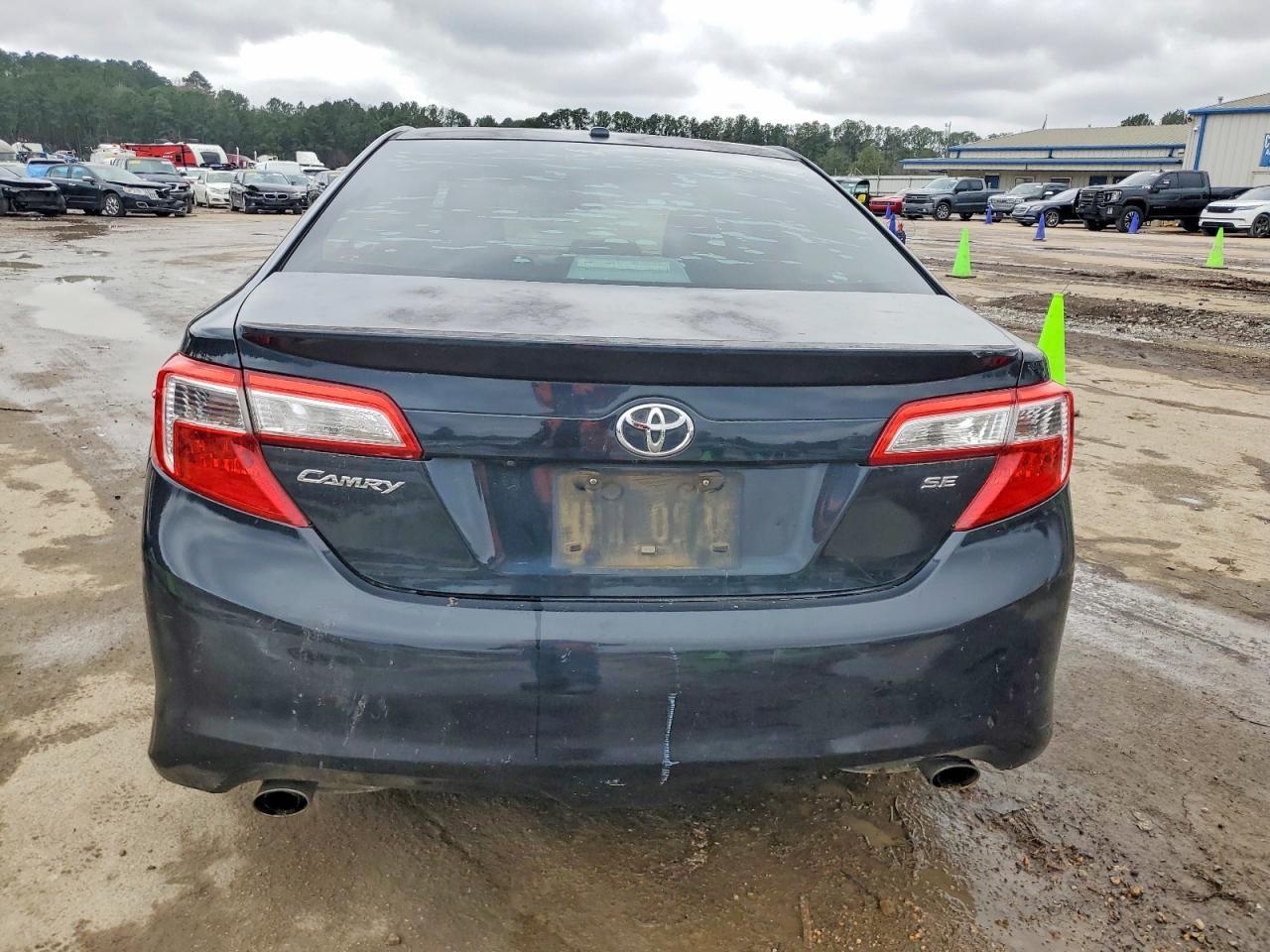 2013 Toyota Camry Se - Image 6