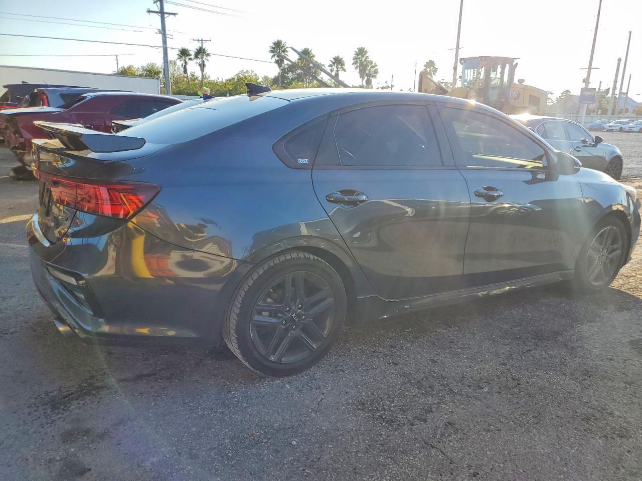 2020 Kia Forte Gt Line - Фото 3