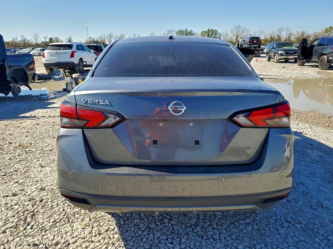 2020 Nissan Versa S - Фото 6