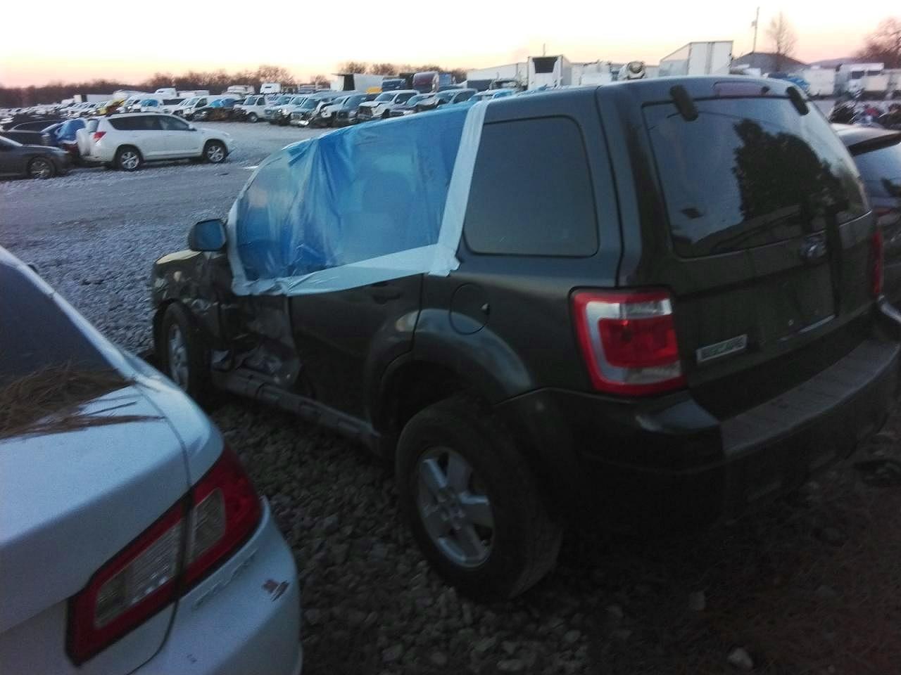2009 Ford Escape Xls - Image 2